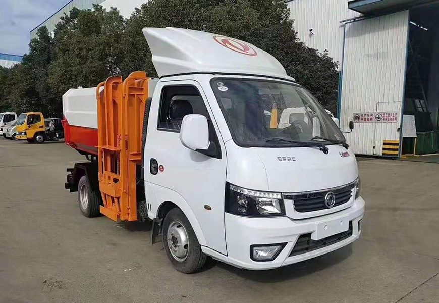 東風途逸側(cè)裝掛桶垃圾車